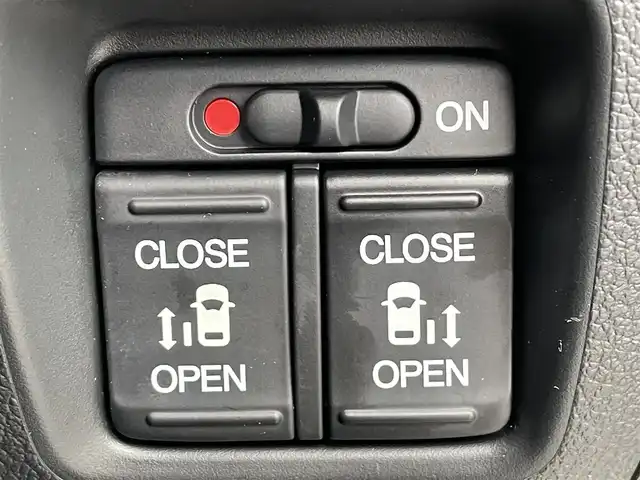 ホンダ Ｎ ＢＯＸ カスタム G ターボSSパッケージ 宮城県 2016(平28)年 5.2万km プレミアムホワイトパールⅡ 登録時走行距離52092km/カロッツェリアナビ/フルセグTV/両側パワースライドドア/バックカメラ/ビルトインETC/ルーズコントロール/衝突被害軽減ブレーキ/ターボ/HIDヘッドランプ/オートライト/オートエアコン/革巻きステアリング/ステアリングスイッチ/パドルシフト/ハーフレザーシート/前席シートヒーター/純正15インチアルミホイール/スマートキー/プッシュエンジンスイッチ/禁煙車