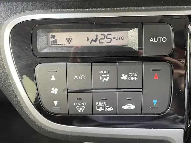 ホンダ Ｎ ＢＯＸ カスタム G ターボSSパッケージ 宮城県 2016(平28)年 5.2万km プレミアムホワイトパールⅡ 登録時走行距離52092km/カロッツェリアナビ/フルセグTV/両側パワースライドドア/バックカメラ/ビルトインETC/ルーズコントロール/衝突被害軽減ブレーキ/ターボ/HIDヘッドランプ/オートライト/オートエアコン/革巻きステアリング/ステアリングスイッチ/パドルシフト/ハーフレザーシート/前席シートヒーター/純正15インチアルミホイール/スマートキー/プッシュエンジンスイッチ/禁煙車