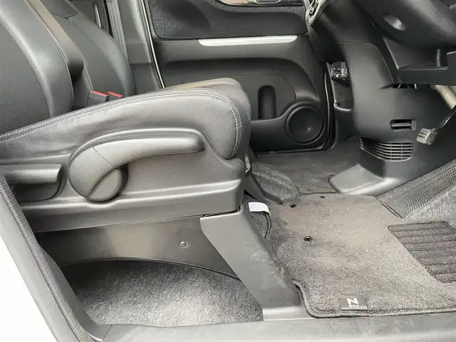 ホンダ Ｎ ＢＯＸ カスタム G ターボSSパッケージ 宮城県 2016(平28)年 5.2万km プレミアムホワイトパールⅡ 登録時走行距離52092km/カロッツェリアナビ/フルセグTV/両側パワースライドドア/バックカメラ/ビルトインETC/ルーズコントロール/衝突被害軽減ブレーキ/ターボ/HIDヘッドランプ/オートライト/オートエアコン/革巻きステアリング/ステアリングスイッチ/パドルシフト/ハーフレザーシート/前席シートヒーター/純正15インチアルミホイール/スマートキー/プッシュエンジンスイッチ/禁煙車