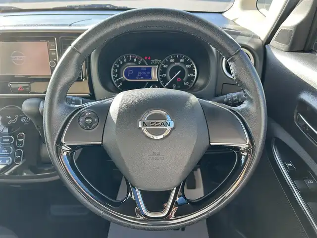 日産 デイズ ルークス 兵庫県 2018(平30)年 6.5万km アッシュブラウンM 純正ナビ/フルセグTV/BTオーディオ/CD/DVD/AUX/アラウンドビューモニター/ETC/ステアリングスイッチ/エマージェンシーブレーキ/両側パワースライドドア/オートハイビーム/LEDヘッドライト/純正フロアマット/純正ドアバイザー
