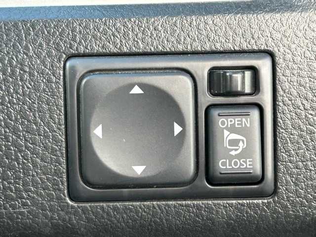 日産 セレナ ハイウェイスター S HV Vセレ 千葉県 2013(平25)年 4.6万km スーパーブラック 純正ナビ/フルセグTV/ＣＤ/ＤＶＤ/Bluetooth/全方位カメラ/バックカメラ　/ＥＴＣ/両側パワースライドドア/衝突軽減システム　/盗難防止機能/ステアリングスイッチ/オートライト/スマートキー/スペアキー1本/ドアバイザー/純正アルミホイール/社外スタッドレス１５インチＡＷ車載　/純正フロアマット　/保証書　/取扱説明書　