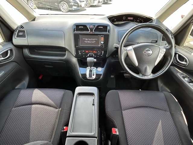 日産 セレナ ハイウェイスター S HV Vセレ 千葉県 2013(平25)年 4.6万km スーパーブラック 純正ナビ/フルセグTV/ＣＤ/ＤＶＤ/Bluetooth/全方位カメラ/バックカメラ　/ＥＴＣ/両側パワースライドドア/衝突軽減システム　/盗難防止機能/ステアリングスイッチ/オートライト/スマートキー/スペアキー1本/ドアバイザー/純正アルミホイール/社外スタッドレス１５インチＡＷ車載　/純正フロアマット　/保証書　/取扱説明書　