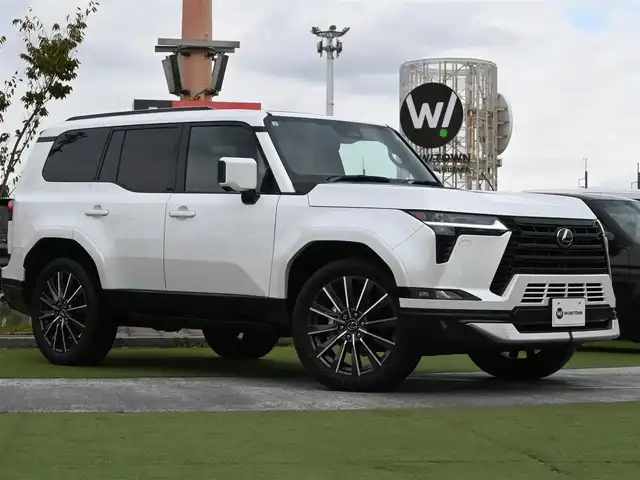 レクサス ＧＸ 550 バージョンL 千葉県 2025(令7)年 0.3万km ソニッククォーツ Lexus Safety System+/・プリクラッシュセーフティ/・プロアクティブドライビングアシスト/・レーンチェンジアシスト/・フロントクロストラフィックアラート/・リヤクロストラフィックアラート/・ブラインドスポットモニター/・自動ハイビーム/Advanced Drive/パノラマルーフ/セミアニリン本革シート/モデリスタエアロパーツ（フロント、リアアンダー）/前席パワーシート/シートベンチレーション/シートヒーター/サードシート電動リクライニングシート/マークレビンソンプレミアムサラウンドサウンドシステム/純正コネクトナビ/地デジTV/【Bluetooth接続】/【Apple CarPlay　Android Auto対応】/パノラミックビューモニター/ドライブレコーダー/置くだけ充電/デジタルインナーミラー/ヘッドアップディスプレイ/左右オートステップ/革巻きステアリング/ステアリングスイッチ/パドルシフト/ETC（2.0）/3眼LEDヘッドライト/LEDフォグライト/ウインカーミラー/クリアランスソナー/純正22インチアルミホイル/サイド/カーテン/ニーエアバッグ/スマートキー