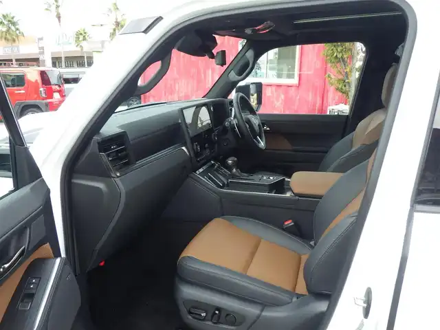 レクサス ＧＸ 550 バージョンL 千葉県 2025(令7)年 0.3万km ソニッククォーツ Lexus Safety System+/・プリクラッシュセーフティ/・プロアクティブドライビングアシスト/・レーンチェンジアシスト/・フロントクロストラフィックアラート/・リヤクロストラフィックアラート/・ブラインドスポットモニター/・自動ハイビーム/Advanced Drive/パノラマルーフ/セミアニリン本革シート/モデリスタエアロパーツ（フロント、リアアンダー）/前席パワーシート/シートベンチレーション/シートヒーター/サードシート電動リクライニングシート/マークレビンソンプレミアムサラウンドサウンドシステム/純正コネクトナビ/地デジTV/【Bluetooth接続】/【Apple CarPlay　Android Auto対応】/パノラミックビューモニター/ドライブレコーダー/置くだけ充電/デジタルインナーミラー/ヘッドアップディスプレイ/左右オートステップ/革巻きステアリング/ステアリングスイッチ/パドルシフト/ETC（2.0）/3眼LEDヘッドライト/LEDフォグライト/ウインカーミラー/クリアランスソナー/純正22インチアルミホイル/サイド/カーテン/ニーエアバッグ/スマートキー