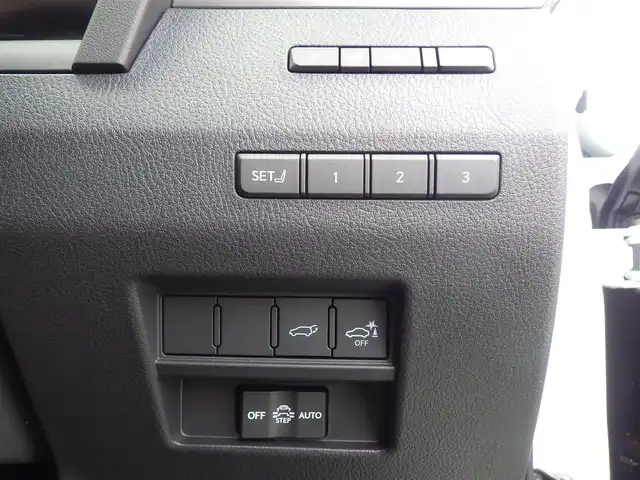 レクサス ＧＸ 550 バージョンL 千葉県 2025(令7)年 0.3万km ソニッククォーツ Lexus Safety System+/・プリクラッシュセーフティ/・プロアクティブドライビングアシスト/・レーンチェンジアシスト/・フロントクロストラフィックアラート/・リヤクロストラフィックアラート/・ブラインドスポットモニター/・自動ハイビーム/Advanced Drive/パノラマルーフ/セミアニリン本革シート/モデリスタエアロパーツ（フロント、リアアンダー）/前席パワーシート/シートベンチレーション/シートヒーター/サードシート電動リクライニングシート/マークレビンソンプレミアムサラウンドサウンドシステム/純正コネクトナビ/地デジTV/【Bluetooth接続】/【Apple CarPlay　Android Auto対応】/パノラミックビューモニター/ドライブレコーダー/置くだけ充電/デジタルインナーミラー/ヘッドアップディスプレイ/左右オートステップ/革巻きステアリング/ステアリングスイッチ/パドルシフト/ETC（2.0）/3眼LEDヘッドライト/LEDフォグライト/ウインカーミラー/クリアランスソナー/純正22インチアルミホイル/サイド/カーテン/ニーエアバッグ/スマートキー