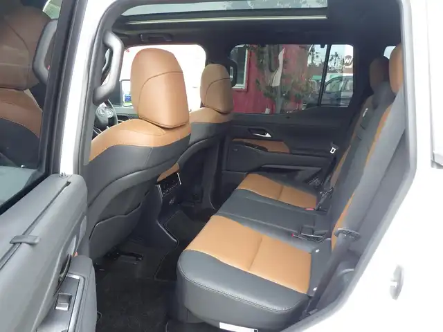 レクサス ＧＸ 550 バージョンL 千葉県 2025(令7)年 0.3万km ソニッククォーツ Lexus Safety System+/・プリクラッシュセーフティ/・プロアクティブドライビングアシスト/・レーンチェンジアシスト/・フロントクロストラフィックアラート/・リヤクロストラフィックアラート/・ブラインドスポットモニター/・自動ハイビーム/Advanced Drive/パノラマルーフ/セミアニリン本革シート/モデリスタエアロパーツ（フロント、リアアンダー）/前席パワーシート/シートベンチレーション/シートヒーター/サードシート電動リクライニングシート/マークレビンソンプレミアムサラウンドサウンドシステム/純正コネクトナビ/地デジTV/【Bluetooth接続】/【Apple CarPlay　Android Auto対応】/パノラミックビューモニター/ドライブレコーダー/置くだけ充電/デジタルインナーミラー/ヘッドアップディスプレイ/左右オートステップ/革巻きステアリング/ステアリングスイッチ/パドルシフト/ETC（2.0）/3眼LEDヘッドライト/LEDフォグライト/ウインカーミラー/クリアランスソナー/純正22インチアルミホイル/サイド/カーテン/ニーエアバッグ/スマートキー