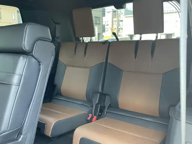 レクサス ＧＸ 550 バージョンL 兵庫県 2025(令7)年 0.3万km パール 外部検査実施済み//カラー　ソニッククォーツ//法人ワンオーナー//内装サドルタン//MODELLISTAアドバンストラグジュアリーパッケージ/（フロントスポイラー/リヤスカート）//オート電動格納式サイドステップ//メーカーOP ドライブレコーダー前後//メーカーOP デジタルインナーミラー//メーカーOP パノラマルーフ（調光機能付）//メーカーOP マークレビンソンオーディオ//14インチタッチディスプレイオーディオPlus//地デジ/BT/USB//パノラミックビューモニター（床下透過式）//3眼フルLEDヘッドランプ//ハンズフリーパワーバックドア//純正22インチAW//セミアニリン本革シート（ヒーター/ベンチレーション）//ステアリングヒーター//ヘッドアップディスプレイ//トノカバー//3列目電動格納シート//スカッフプレート（イルミネーション付）//クールBOX//置くだけ充電//寒冷地仕様//ETC 2.0//Lexus Safety System+/ PCS/LDA/LTA/FCTA/LCA/AHS// レーダークルーズコントロール/RSA/TMN/PDA// BSM/SEA/PKSB/Advanced Drive（渋滞時支援）//クリアランスソナー