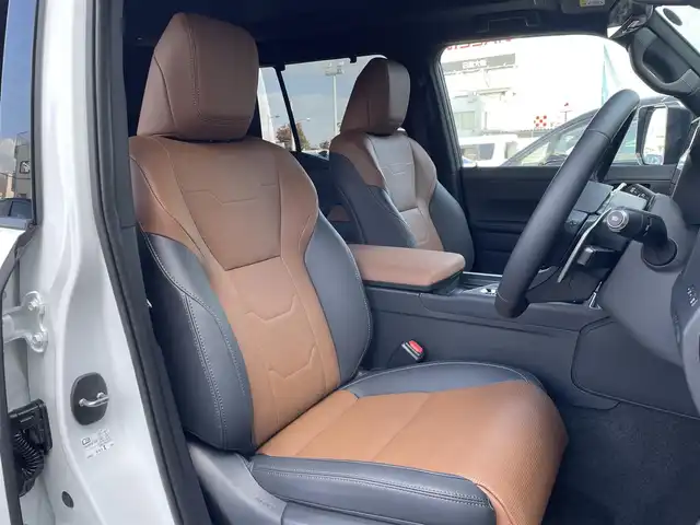 レクサス ＧＸ 550 バージョンL 兵庫県 2025(令7)年 0.3万km パール 外部検査実施済み//カラー　ソニッククォーツ//法人ワンオーナー//内装サドルタン//MODELLISTAアドバンストラグジュアリーパッケージ/（フロントスポイラー/リヤスカート）//オート電動格納式サイドステップ//メーカーOP ドライブレコーダー前後//メーカーOP デジタルインナーミラー//メーカーOP パノラマルーフ（調光機能付）//メーカーOP マークレビンソンオーディオ//14インチタッチディスプレイオーディオPlus//地デジ/BT/USB//パノラミックビューモニター（床下透過式）//3眼フルLEDヘッドランプ//ハンズフリーパワーバックドア//純正22インチAW//セミアニリン本革シート（ヒーター/ベンチレーション）//ステアリングヒーター//ヘッドアップディスプレイ//トノカバー//3列目電動格納シート//スカッフプレート（イルミネーション付）//クールBOX//置くだけ充電//寒冷地仕様//ETC 2.0//Lexus Safety System+/ PCS/LDA/LTA/FCTA/LCA/AHS// レーダークルーズコントロール/RSA/TMN/PDA// BSM/SEA/PKSB/Advanced Drive（渋滞時支援）//クリアランスソナー