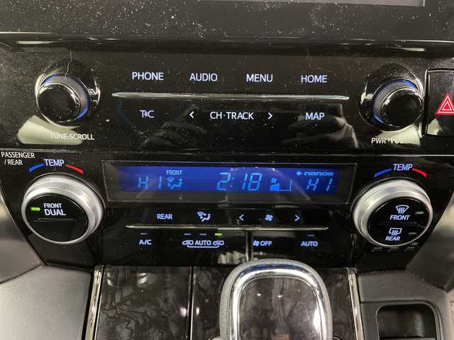 トヨタ アルファード S Cパッケージ 道央・札幌 2021(令3)年 5.2万km ホワイトパールクリスタルシャイン ・4WD/・プリクラッシュセーフティ/・純正ディスプレイオーディオ/・フルセグ/BT/CD/DVD）/・バックカメラ/・フリップダウンモニター/・トヨタセーフティセンス/・レーダークルーズコントロール/・スマートキー一体型エンジンスターター/・社外前後ドライブレコーダー/・ステアリングスイッチ/ヒーター/・LEDオートライト/オートハイビーム/・レザーシート/シートヒーター/・パワーシート/シートポジションメモリー/・シートベンチレーション/・パワーバックドア/・両側パワースライドドア/・夏タイヤ純正アルミセット積込/・ビルドインETC