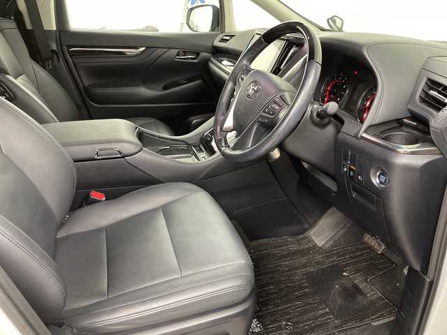 トヨタ アルファード S Cパッケージ 道央・札幌 2021(令3)年 5.2万km ホワイトパールクリスタルシャイン ・4WD/・プリクラッシュセーフティ/・純正ディスプレイオーディオ/・フルセグ/BT/CD/DVD）/・バックカメラ/・フリップダウンモニター/・トヨタセーフティセンス/・レーダークルーズコントロール/・スマートキー一体型エンジンスターター/・社外前後ドライブレコーダー/・ステアリングスイッチ/ヒーター/・LEDオートライト/オートハイビーム/・レザーシート/シートヒーター/・パワーシート/シートポジションメモリー/・シートベンチレーション/・パワーバックドア/・両側パワースライドドア/・夏タイヤ純正アルミセット積込/・ビルドインETC