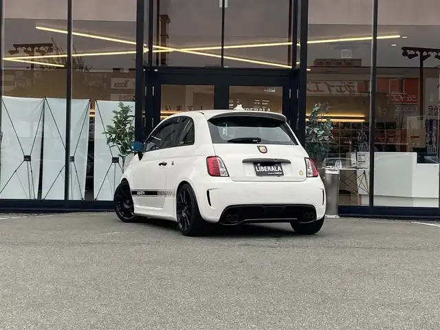 アバルト ５００ 福岡県 2014(平26)年 6万km 白 ・XCARLINK/Bluetooth/USB/CD/MP3/・ETC/・純正17AW/・モーションコントロールビーム/・左ハンドルMT/・社外LEDバルブ
