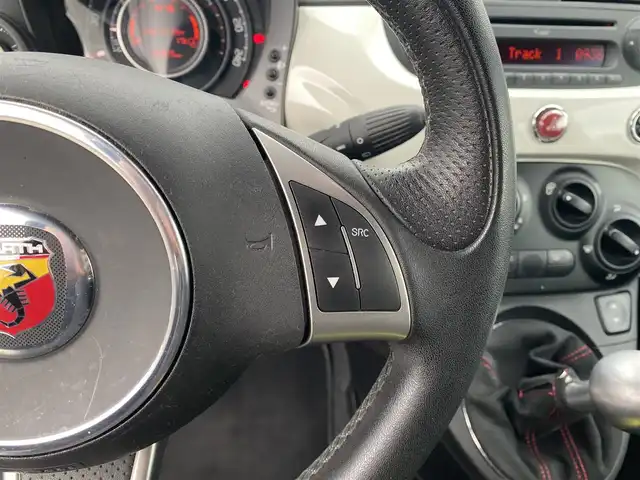 アバルト ５００ 福岡県 2014(平26)年 6万km 白 ・XCARLINK/Bluetooth/USB/CD/MP3/・ETC/・純正17AW/・モーションコントロールビーム/・左ハンドルMT/・社外LEDバルブ