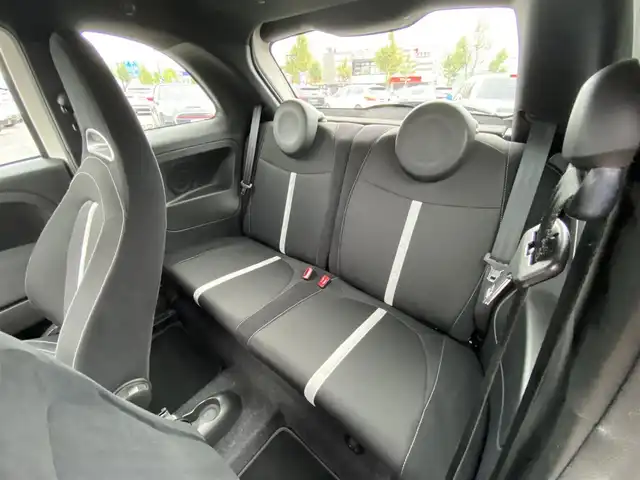 アバルト ５００ 福岡県 2014(平26)年 6万km 白 ・XCARLINK/Bluetooth/USB/CD/MP3/・ETC/・純正17AW/・モーションコントロールビーム/・左ハンドルMT/・社外LEDバルブ