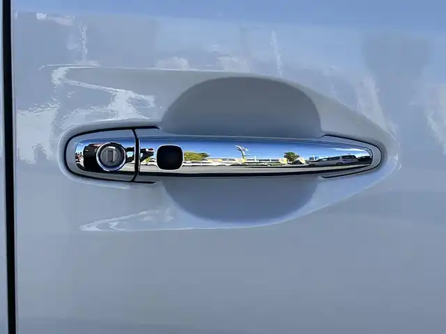 トヨタ アルファード 240S タイプゴールド 山梨県 2013(平25)年 11.5万km ホワイトパールクリスタルシャイン ALPINE製ナビ/ALPINE製フリップダウンモニター/CD/DVD/Bluetooth/SD/フルセグTV/バックカメラ/ETC/両側電動スライドドア/電動リアゲート/ステアリングスイッチ/クルーズコントロール/スペアキー/取扱説明書/保証書/社外マフラー/ローダウン/冬タイヤ純正ホイール付き車載（235/50/18）