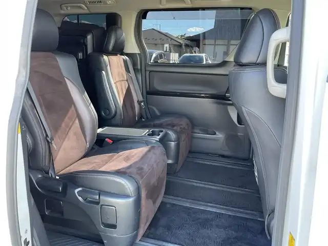 トヨタ アルファード 240S タイプゴールド 山梨県 2013(平25)年 11.5万km ホワイトパールクリスタルシャイン ALPINE製ナビ/ALPINE製フリップダウンモニター/CD/DVD/Bluetooth/SD/フルセグTV/バックカメラ/ETC/両側電動スライドドア/電動リアゲート/ステアリングスイッチ/クルーズコントロール/スペアキー/取扱説明書/保証書/社外マフラー/ローダウン/冬タイヤ純正ホイール付き車載（235/50/18）