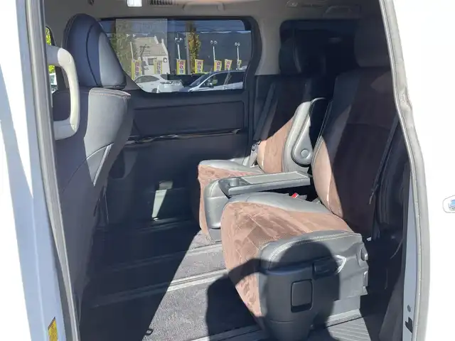 トヨタ アルファード 240S タイプゴールド 山梨県 2013(平25)年 11.5万km ホワイトパールクリスタルシャイン ALPINE製ナビ/ALPINE製フリップダウンモニター/CD/DVD/Bluetooth/SD/フルセグTV/バックカメラ/ETC/両側電動スライドドア/電動リアゲート/ステアリングスイッチ/クルーズコントロール/スペアキー/取扱説明書/保証書/社外マフラー/ローダウン/冬タイヤ純正ホイール付き車載（235/50/18）