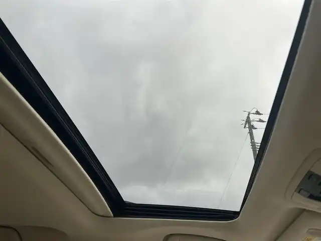 トヨタ ランドクルーザー プラド TX Lパッケージ マットブラED 山形県 2023(令5)年 2.5万km ホワイトパールクリスタルシャイン 4WD/衝突被害軽減システム/サンルーフ/モデリスタエアロ/純正メモリナビ/　　【CD DVD BT フルセグ USB】/全周囲カメラ/レーダークルーズコントロール/LEDオートライト/レザーシート/パワーシート/シートエアコン/シートヒーター/純正18インチアルミホイール/ドライブレコーダー/ステアリングスイッチ/MTモード付AT/電動格納ウィンカーミラー/フォグランプ/スマートキー/ETC2.0