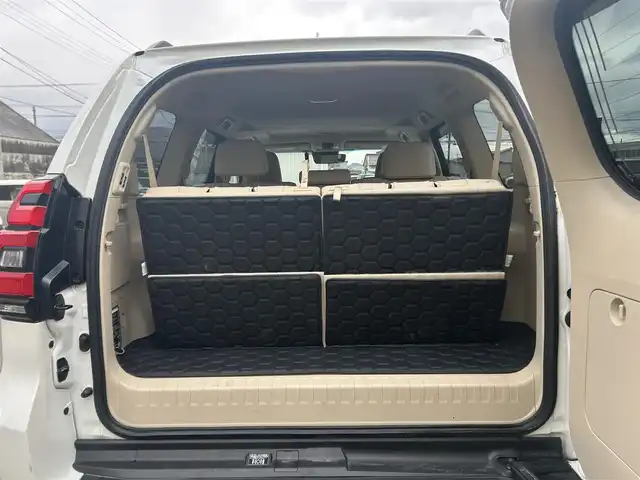 トヨタ ランドクルーザー プラド TX Lパッケージ マットブラED 山形県 2023(令5)年 2.5万km ホワイトパールクリスタルシャイン 4WD/衝突被害軽減システム/サンルーフ/モデリスタエアロ/純正メモリナビ/　　【CD DVD BT フルセグ USB】/全周囲カメラ/レーダークルーズコントロール/LEDオートライト/レザーシート/パワーシート/シートエアコン/シートヒーター/純正18インチアルミホイール/ドライブレコーダー/ステアリングスイッチ/MTモード付AT/電動格納ウィンカーミラー/フォグランプ/スマートキー/ETC2.0