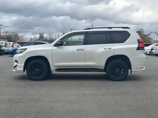 トヨタ ランドクルーザー プラド TX Lパッケージ マットブラED 山形県 2023(令5)年 2.5万km ホワイトパールクリスタルシャイン 4WD/衝突被害軽減システム/サンルーフ/モデリスタエアロ/純正メモリナビ/　　【CD DVD BT フルセグ USB】/全周囲カメラ/レーダークルーズコントロール/LEDオートライト/レザーシート/パワーシート/シートエアコン/シートヒーター/純正18インチアルミホイール/ドライブレコーダー/ステアリングスイッチ/MTモード付AT/電動格納ウィンカーミラー/フォグランプ/スマートキー/ETC2.0