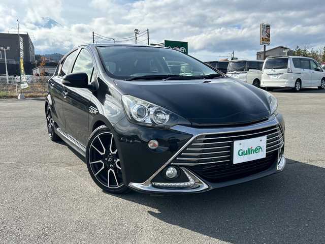 トヨタ アクア G G’s 山梨県 2014(平26)年 7.8万km ブラックマイカ 社外ナビ　/ドライブレコーダー　/ステアリングリモコン　/純正アルミホイール　/リモコンキー　/横滑り防止機能　/ハーフレザー　/ＬＥＤライト　/片側シートヒーター