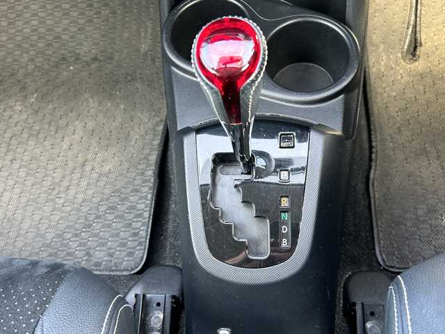 トヨタ アクア G G’s 山梨県 2014(平26)年 7.8万km ブラックマイカ 社外ナビ　/ドライブレコーダー　/ステアリングリモコン　/純正アルミホイール　/リモコンキー　/横滑り防止機能　/ハーフレザー　/ＬＥＤライト　/片側シートヒーター