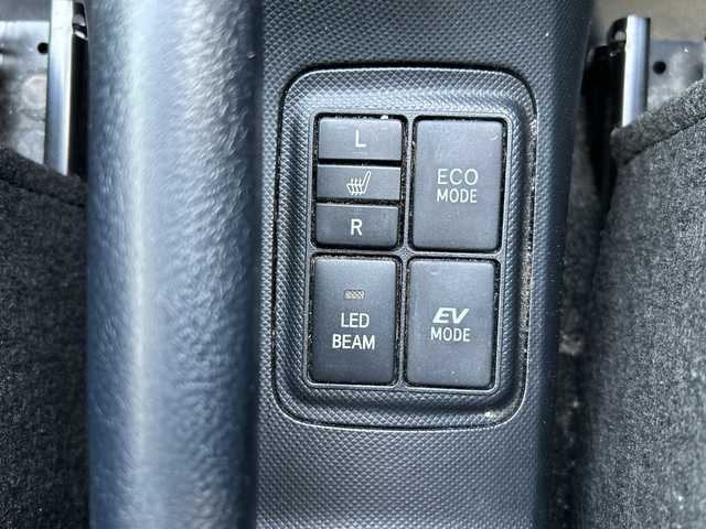 トヨタ アクア G G’s 山梨県 2014(平26)年 7.8万km ブラックマイカ 社外ナビ　/ドライブレコーダー　/ステアリングリモコン　/純正アルミホイール　/リモコンキー　/横滑り防止機能　/ハーフレザー　/ＬＥＤライト　/片側シートヒーター