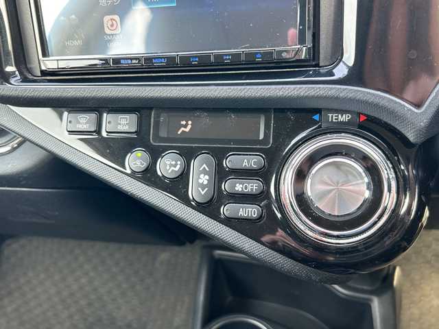 トヨタ アクア G G’s 山梨県 2014(平26)年 7.8万km ブラックマイカ 社外ナビ　/ドライブレコーダー　/ステアリングリモコン　/純正アルミホイール　/リモコンキー　/横滑り防止機能　/ハーフレザー　/ＬＥＤライト　/片側シートヒーター