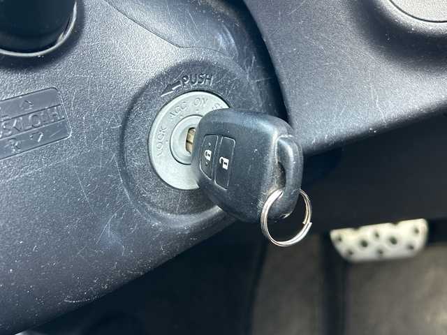 トヨタ アクア G G’s 山梨県 2014(平26)年 7.8万km ブラックマイカ 社外ナビ　/ドライブレコーダー　/ステアリングリモコン　/純正アルミホイール　/リモコンキー　/横滑り防止機能　/ハーフレザー　/ＬＥＤライト　/片側シートヒーター