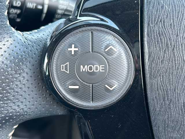 トヨタ アクア G G’s 山梨県 2014(平26)年 7.8万km ブラックマイカ 社外ナビ　/ドライブレコーダー　/ステアリングリモコン　/純正アルミホイール　/リモコンキー　/横滑り防止機能　/ハーフレザー　/ＬＥＤライト　/片側シートヒーター