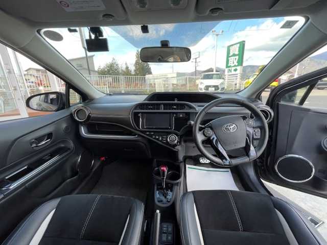 トヨタ アクア G G’s 山梨県 2014(平26)年 7.8万km ブラックマイカ 社外ナビ　/ドライブレコーダー　/ステアリングリモコン　/純正アルミホイール　/リモコンキー　/横滑り防止機能　/ハーフレザー　/ＬＥＤライト　/片側シートヒーター