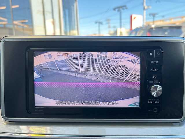 ダイハツ キャスト スタイル GターボプライムコレSAⅡ 宮城県 2016(平28)年 4.4万km パールホワイトⅢ 登録時走行距離43358km/プッシュスタート/バックカメラ/シートヒーター/PWRモードスイッチ/ステアリングリモコン/オートライト/アイドリングストップ/フルエアロ/横滑り防止機能/衝突軽減装置/シートカバー/純正ドアバイザー/純正フロアマット/純正ナビ フルセグ/AM/FM・CD/DVD・TV・BT・HDMI・iPod/コーナーセンサー後/レーダーセンサー前/LEDヘッドライト/24年製ラジアルタイヤ