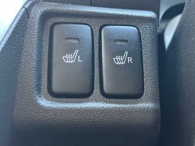 ダイハツ キャスト スタイル GターボプライムコレSAⅡ 宮城県 2016(平28)年 4.4万km パールホワイトⅢ 登録時走行距離43358km/プッシュスタート/バックカメラ/シートヒーター/PWRモードスイッチ/ステアリングリモコン/オートライト/アイドリングストップ/フルエアロ/横滑り防止機能/衝突軽減装置/シートカバー/純正ドアバイザー/純正フロアマット/純正ナビ フルセグ/AM/FM・CD/DVD・TV・BT・HDMI・iPod/コーナーセンサー後/レーダーセンサー前/LEDヘッドライト/24年製ラジアルタイヤ