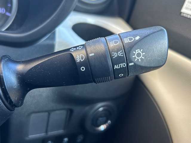 ダイハツ キャスト スタイル GターボプライムコレSAⅡ 宮城県 2016(平28)年 4.4万km パールホワイトⅢ 登録時走行距離43358km/プッシュスタート/バックカメラ/シートヒーター/PWRモードスイッチ/ステアリングリモコン/オートライト/アイドリングストップ/フルエアロ/横滑り防止機能/衝突軽減装置/シートカバー/純正ドアバイザー/純正フロアマット/純正ナビ フルセグ/AM/FM・CD/DVD・TV・BT・HDMI・iPod/コーナーセンサー後/レーダーセンサー前/LEDヘッドライト/24年製ラジアルタイヤ