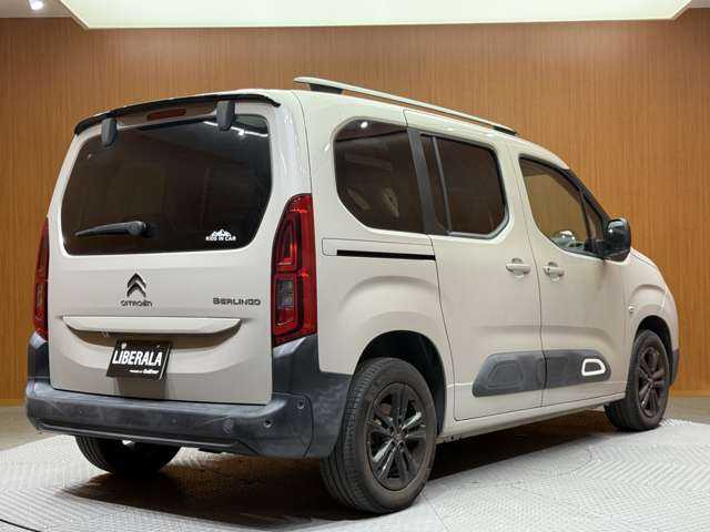 シトロエン ベルランゴ シャイン 千葉県 2021(令3)年 5.6万km サーブル パノラマルーフ　/ＡＣＣ　/ディスプレイオーディオ　/バックカメラ　/ＣａｒＰｌａｙ　/Ｂｌｕｅｔｏｏｔｈ接続　/パドルシフト　/純正１６インチＡＷ　/ＥＴＣ　/プッシュスタート　/衝突軽減Ｂ　/ＬＫＡ　/ＢＳＭ