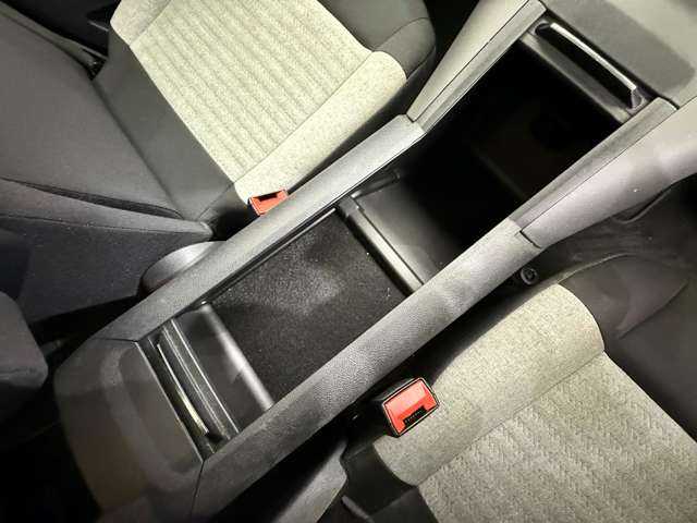 シトロエン ベルランゴ シャイン 千葉県 2021(令3)年 5.6万km サーブル パノラマルーフ　/ＡＣＣ　/ディスプレイオーディオ　/バックカメラ　/ＣａｒＰｌａｙ　/Ｂｌｕｅｔｏｏｔｈ接続　/パドルシフト　/純正１６インチＡＷ　/ＥＴＣ　/プッシュスタート　/衝突軽減Ｂ　/ＬＫＡ　/ＢＳＭ