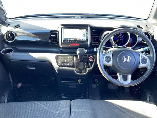 ホンダ Ｎ ＢＯＸ 茨城県 2013(平25)年 8.7万km プレミアムホワイトパール ステアリングスイッチ/クルーズコントロール/アイドリングストップ/バックカメラ/両側パワスラ/純正ナビ CD/DVD/BT/フルセグ　/LEDオートライト/横滑り防止装置/スマートキー/ETC