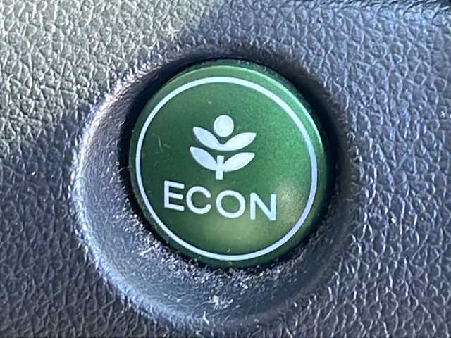 ホンダ Ｎ ＢＯＸ 茨城県 2013(平25)年 8.7万km プレミアムホワイトパール ステアリングスイッチ/クルーズコントロール/アイドリングストップ/バックカメラ/両側パワスラ/純正ナビ CD/DVD/BT/フルセグ　/LEDオートライト/横滑り防止装置/スマートキー/ETC