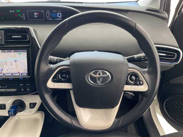 トヨタ プリウス A プレミアム　ツーリングセレ 愛知県 2016(平28)年 14.9万km ホワイトパールクリスタルシャイン セーフティセンス　/モデリスタエアロ　/アドバンストパーク　/レーダークルーズコントロール　/バックカメラ　/パワーシート　/ＨＵＤ　/コーナーセンサー　/純正ＡＷ　/ＢＳＭ　/ＬＥＤヘッド　/レーンキープアシスト/オートマチックハイビーム/ドライブレコーダー