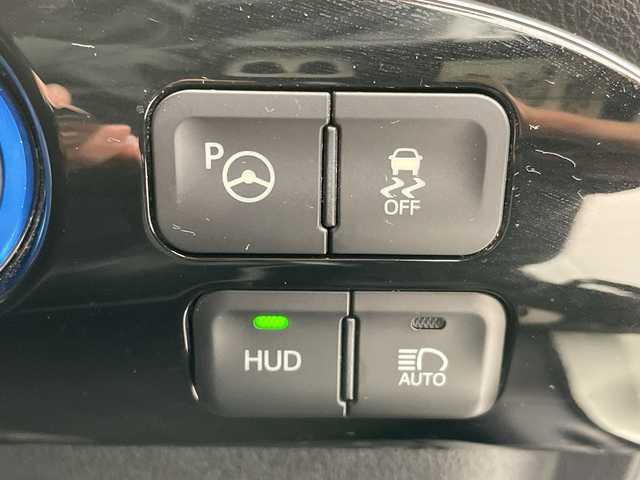 トヨタ プリウス A プレミアム　ツーリングセレ 愛知県 2016(平28)年 14.9万km ホワイトパールクリスタルシャイン セーフティセンス　/モデリスタエアロ　/アドバンストパーク　/レーダークルーズコントロール　/バックカメラ　/パワーシート　/ＨＵＤ　/コーナーセンサー　/純正ＡＷ　/ＢＳＭ　/ＬＥＤヘッド　/レーンキープアシスト/オートマチックハイビーム/ドライブレコーダー