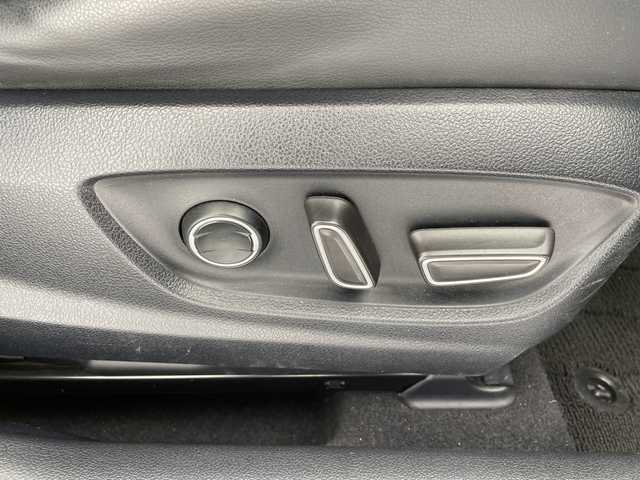 トヨタ プリウス A プレミアム　ツーリングセレ 愛知県 2016(平28)年 14.9万km ホワイトパールクリスタルシャイン セーフティセンス　/モデリスタエアロ　/アドバンストパーク　/レーダークルーズコントロール　/バックカメラ　/パワーシート　/ＨＵＤ　/コーナーセンサー　/純正ＡＷ　/ＢＳＭ　/ＬＥＤヘッド　/レーンキープアシスト/オートマチックハイビーム/ドライブレコーダー