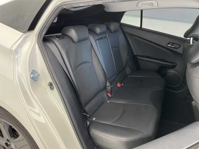 トヨタ プリウス A プレミアム　ツーリングセレ 愛知県 2016(平28)年 14.9万km ホワイトパールクリスタルシャイン セーフティセンス　/モデリスタエアロ　/アドバンストパーク　/レーダークルーズコントロール　/バックカメラ　/パワーシート　/ＨＵＤ　/コーナーセンサー　/純正ＡＷ　/ＢＳＭ　/ＬＥＤヘッド　/レーンキープアシスト/オートマチックハイビーム/ドライブレコーダー