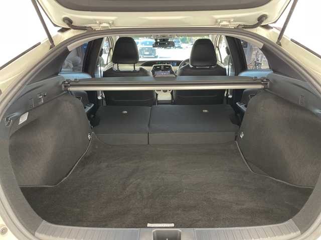 トヨタ プリウス A プレミアム　ツーリングセレ 愛知県 2016(平28)年 14.9万km ホワイトパールクリスタルシャイン セーフティセンス　/モデリスタエアロ　/アドバンストパーク　/レーダークルーズコントロール　/バックカメラ　/パワーシート　/ＨＵＤ　/コーナーセンサー　/純正ＡＷ　/ＢＳＭ　/ＬＥＤヘッド　/レーンキープアシスト/オートマチックハイビーム/ドライブレコーダー