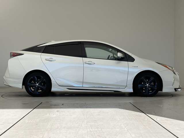 トヨタ プリウス A プレミアム　ツーリングセレ 愛知県 2016(平28)年 14.9万km ホワイトパールクリスタルシャイン セーフティセンス　/モデリスタエアロ　/アドバンストパーク　/レーダークルーズコントロール　/バックカメラ　/パワーシート　/ＨＵＤ　/コーナーセンサー　/純正ＡＷ　/ＢＳＭ　/ＬＥＤヘッド　/レーンキープアシスト/オートマチックハイビーム/ドライブレコーダー