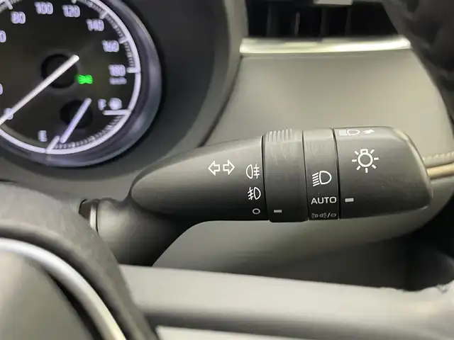 トヨタ ハリアー Z 宮城県 2020(令2)年 3.9万km ホワイトパールクリスタルシャイン ワンオーナー車/レーダークルーズコントロール/前後コーナーセンサー/ビルトインETC２．０/運転席パワーシート/電動リアゲート/バックカメラ/純正メモリナビ（BT/USB/Miracast）/フルセグテレビ/LEDヘッドライト/衝突被害軽減システム/レーンキープアシスト/横滑り防止装置/盗難防止装置/ダブル＋サイドエアバッグ/カーテンエアバッグ/純正フロアマット/スマートキー