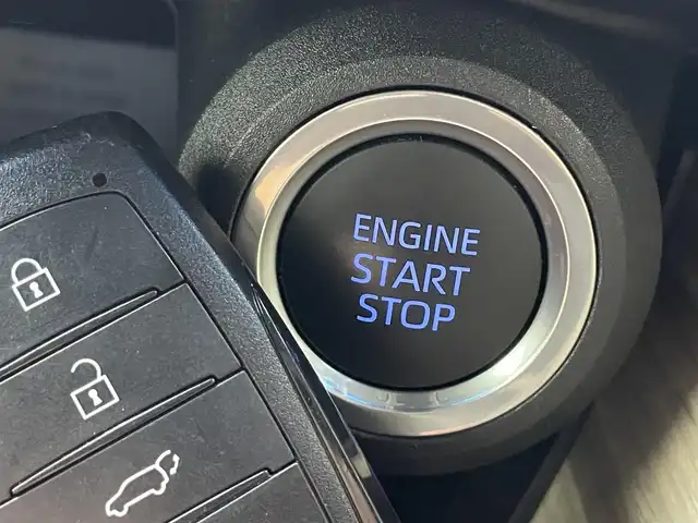 トヨタ ハリアー Z 宮城県 2020(令2)年 3.9万km ホワイトパールクリスタルシャイン ワンオーナー車/レーダークルーズコントロール/前後コーナーセンサー/ビルトインETC２．０/運転席パワーシート/電動リアゲート/バックカメラ/純正メモリナビ（BT/USB/Miracast）/フルセグテレビ/LEDヘッドライト/衝突被害軽減システム/レーンキープアシスト/横滑り防止装置/盗難防止装置/ダブル＋サイドエアバッグ/カーテンエアバッグ/純正フロアマット/スマートキー