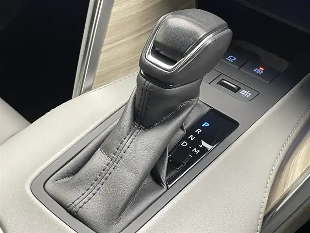 トヨタ ハリアー Z 宮城県 2020(令2)年 3.9万km ホワイトパールクリスタルシャイン ワンオーナー車/レーダークルーズコントロール/前後コーナーセンサー/ビルトインETC２．０/運転席パワーシート/電動リアゲート/バックカメラ/純正メモリナビ（BT/USB/Miracast）/フルセグテレビ/LEDヘッドライト/衝突被害軽減システム/レーンキープアシスト/横滑り防止装置/盗難防止装置/ダブル＋サイドエアバッグ/カーテンエアバッグ/純正フロアマット/スマートキー