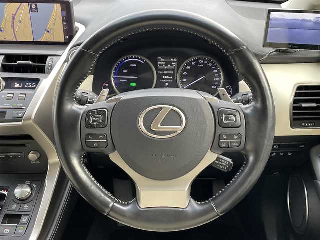 レクサス ＮＸ 300h Iパッケージ 島根県 2018(平30)年 8万km ソニックチタニウム レクサスセーフティセンス/純正ナビ/CD/DVD/Blu-ray/Bluetooth/DTV/F/S/Rカメラ/レーダークルーズコントロール/レーンキープ/三眼LEDオートライト/オートマチックハイビーム /ステアリングスイッチ/ステアリングヒーター/白革シート/シートヒーター /パワーシート/メモリーシート /パワーバックドア /ドライブレコーダー /ビルトインETC2.0/純正フロアマット/純正ドアバイザー/スマートキー/スペアキー /カードキー/プッシュスタート /TVキャンセラー/パドルシフト