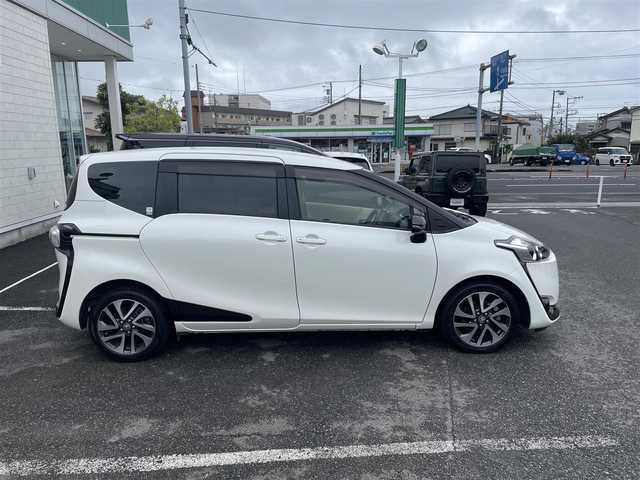 トヨタ シエンタ G 神奈川県 2015(平27)年 5.5万km パール