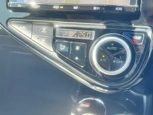 トヨタ アクア G GRスポーツ 島根県 2020(令2)年 2.5万km ホワイトパールクリスタルシャイン 純正９インチナビ　/フルセグＴＶ　/ＤＶＤ再生・Ｂｌｕｅｔｏｏｔｈ接続　/前後ドライブレコーダー　/ビルトインＥＴＣ　/バックカメラ　/クルーズコントロール　/レーンアシスト　/衝突軽減ブレーキ/横滑り防止装置/アイドリングストップ　/スマートキー　/プッシュスタート/純正LEDヘッドライト/純正16インチアルミホイール