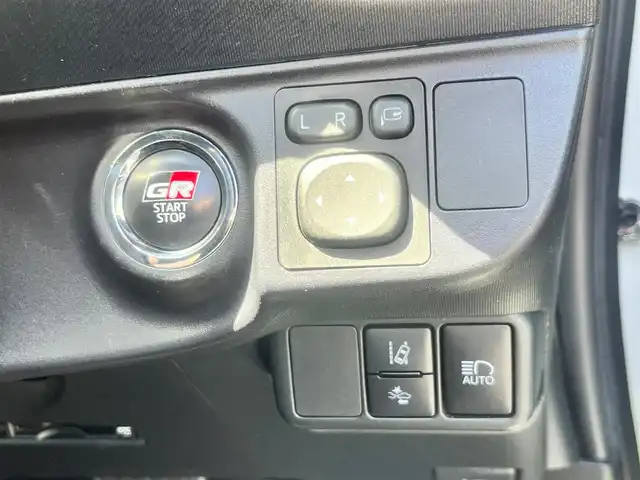 トヨタ アクア G GRスポーツ 島根県 2020(令2)年 2.5万km ホワイトパールクリスタルシャイン 純正９インチナビ　/フルセグＴＶ　/ＤＶＤ再生・Ｂｌｕｅｔｏｏｔｈ接続　/前後ドライブレコーダー　/ビルトインＥＴＣ　/バックカメラ　/クルーズコントロール　/レーンアシスト　/衝突軽減ブレーキ/横滑り防止装置/アイドリングストップ　/スマートキー　/プッシュスタート/純正LEDヘッドライト/純正16インチアルミホイール